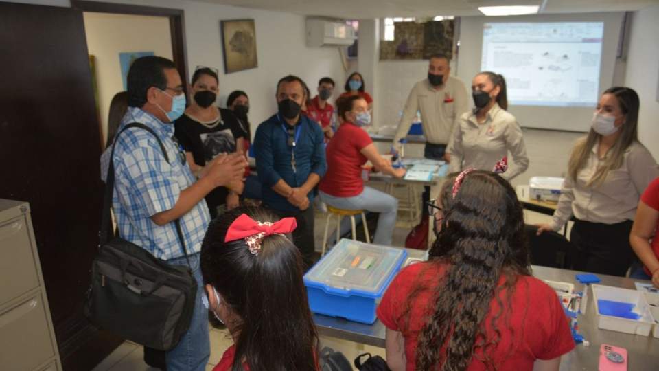 Club de Ciencias, parte fundamental en la formación integral de estudiantes como futuros docentes